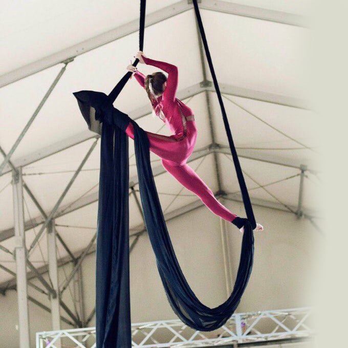 أرجوحة هوائية للجمباز بطول 8.7 - مراجعة Pilates Yoga Aerial وسعره